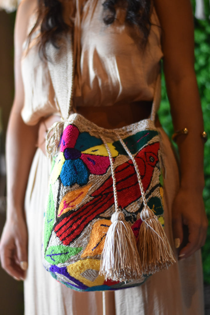 AVE CROSS BODY BAG